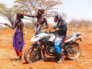 BMW-Kenia-Masais-